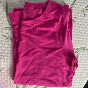 Lululemon Swiftly Tech Long Sleeve, size 6
